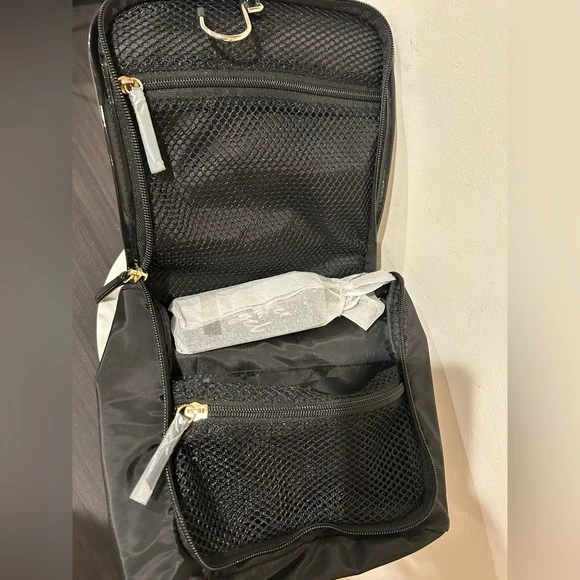 Victoria’s Secret Cosmetic Bag Hanging and  Luggage tag/address NWT - Picture 5 of 6